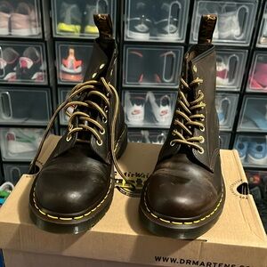Size 8 brown 1460 Dr Martens boots
